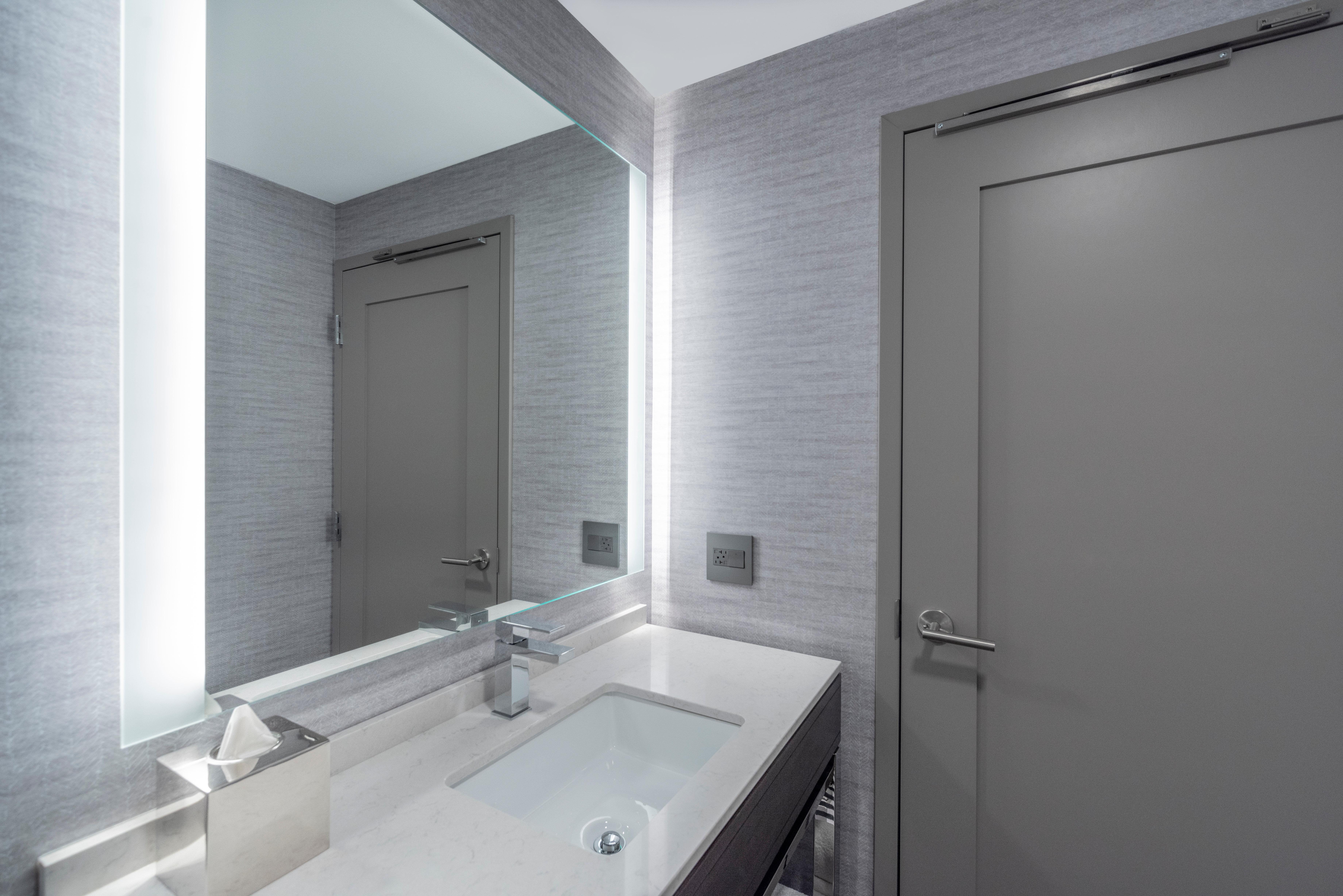 Holiday Inn Express - Boston Logan Airport - Revere By Ihg Bagian luar foto